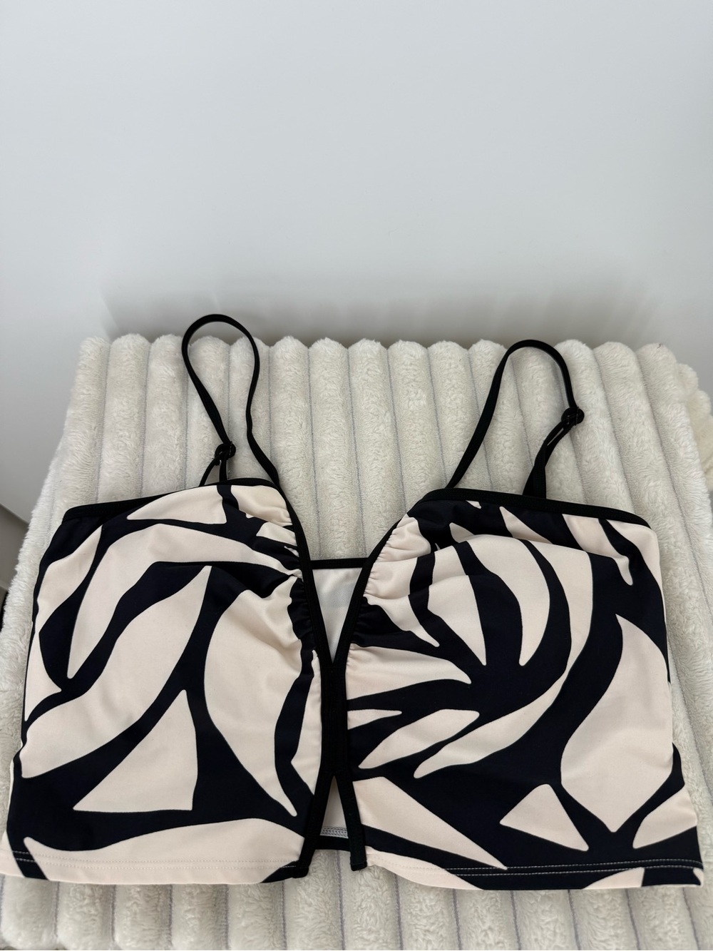 Sanctuary Black & Cream Abstract Print Crop Swim Top XL